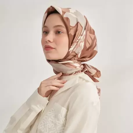 ARMANDA - 4351 Dahlia Desen Twill İpek Eşarp - Kahve