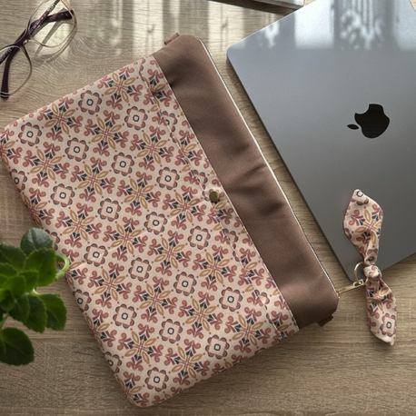 Laptop & Evrak Çantası – Dolgulu Koruma, Omuz ve El Kullanımına Uygun