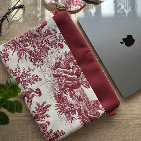 Laptop & Evrak Çantası – Dolgulu Koruma, Omuz ve El Kullanımına Uygun