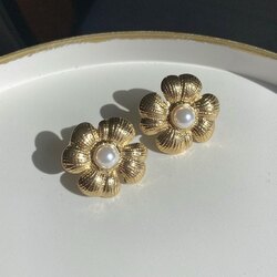 Çelik Gold İncili Çiçek Küpe