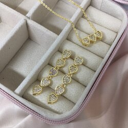 zirkon taşlı gold uzun kalp küpe 