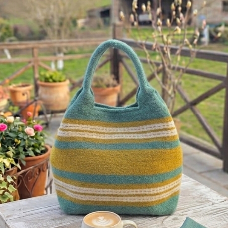 Diğer renkleri görmek için tıklayın.  İlkay el dokuma yün çanta- Handwoven wool bag