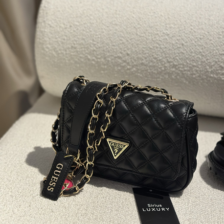 Guess kapitone moon