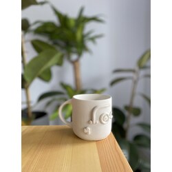 Yüzlü Mug