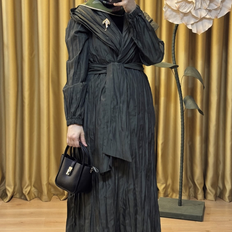 Adriana haki yeşil