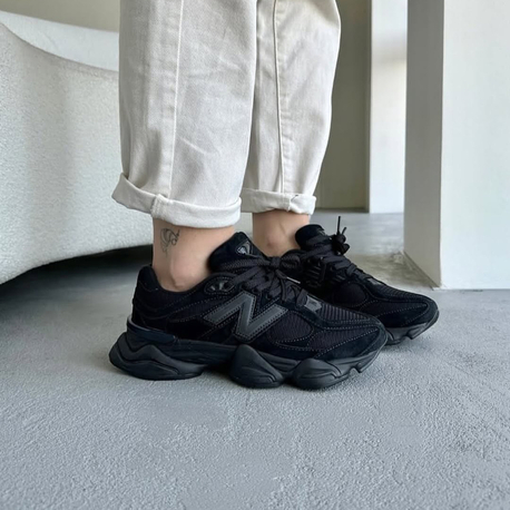 New Balance 9060 Triple Black