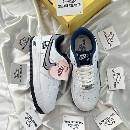 Nike Air Valentine's Day Laci 