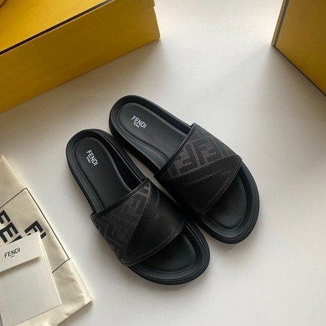 Fendi Siyah Logolu Erkek Terlik 39-46