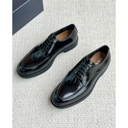 Prada 39/44
