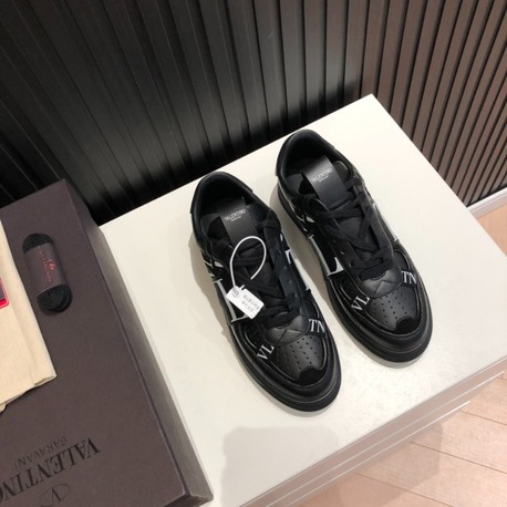 Valentino 39-45