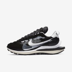 Sacai X Nike Vaporwaffle Black