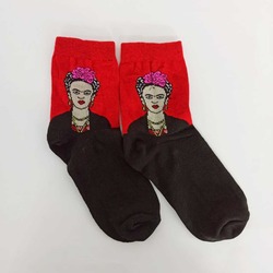 Frida Kahlo Konseptli Kırmızı-Siyah Çorap