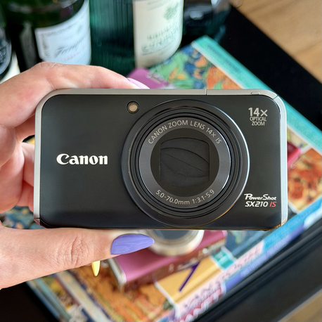 Canon Powershot A3400 IS | Soho camera