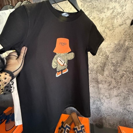 FENDİ siyah ayıcıklı basic tshirt 