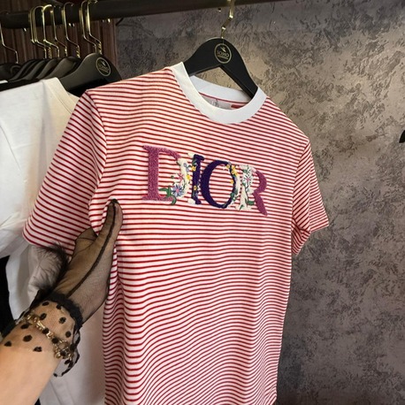 DİOR kırmızı beyaz punch işleme detaylı tshirt