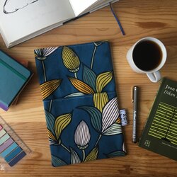 Lacivert Bitki Desenli Kitap Kılıfı