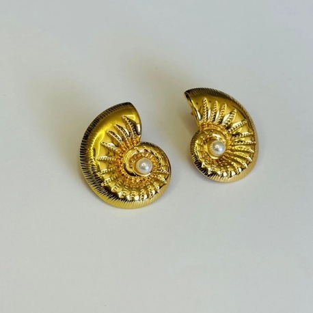 Çelik Sarmal deniz kabuğu gold küpe