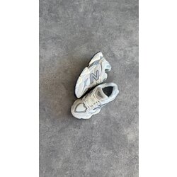 New Balance 9060 - U9060HSC (Dar Kalıp 1 Numara Büyük Alınız)