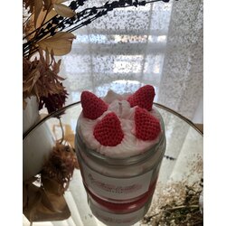 strawberry cream candle 