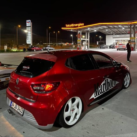 Marlboro temalı yüksek kaliteli sticker. 