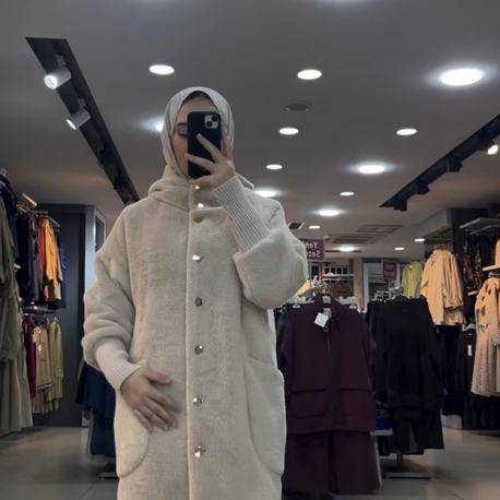 Kapşonlu angora kaban