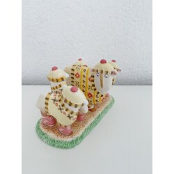 Enesco Çizmeli Koyun Ekmeklik