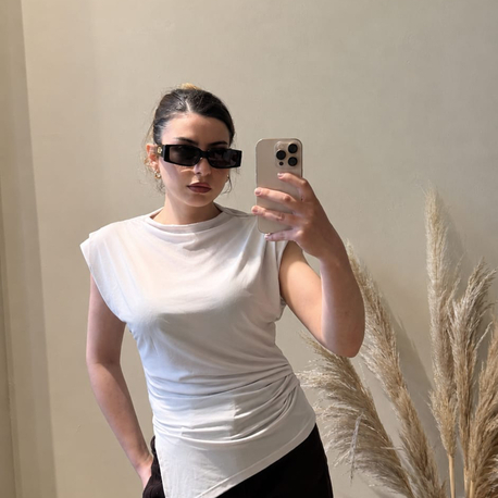 Krem Rengi Omuz Vatkalı Asimetrik Kesim Bluz 