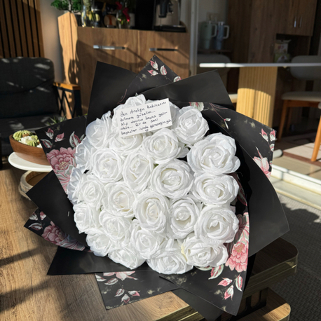 Beyaz gül buket