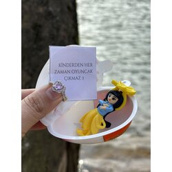 Kinder Joy İçinden Yüzük Çıkan Yumurta