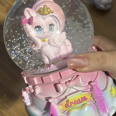 Büyük boy unicorn püskürtmeli küre