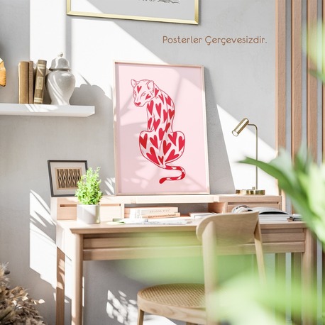 Kalpli Pembe Leopar Posteri