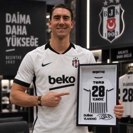 Dušan Vlahović - Beşiktaş JK - İmzalı Forma Çerçevesi