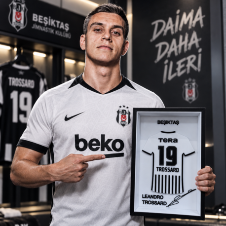 Leandro Trossard - Beşiktaş JK - İmzalı Forma Çerçevesi