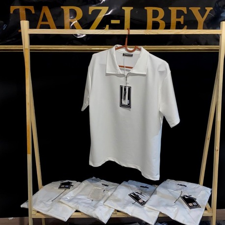 Düz Beyaz Fermuarlı Polo Yaka T-Shirt