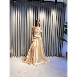 KOD 3990 FİYONKLU YIRTMAÇLI UZUN ABİYE 
