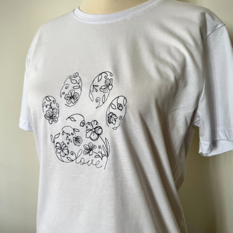 Çiçek Patili Nakışlı T-shirt