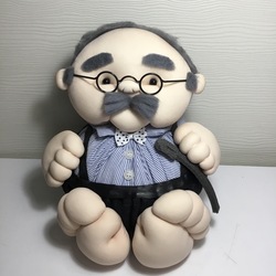 Bıyıklı papyonlu tonton amca