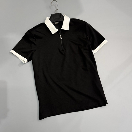 Siyah beyaz fermuar polo yaka 