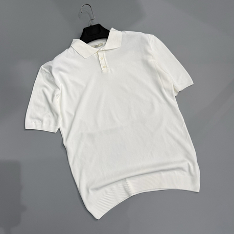 Beyaz triko polo yaka 