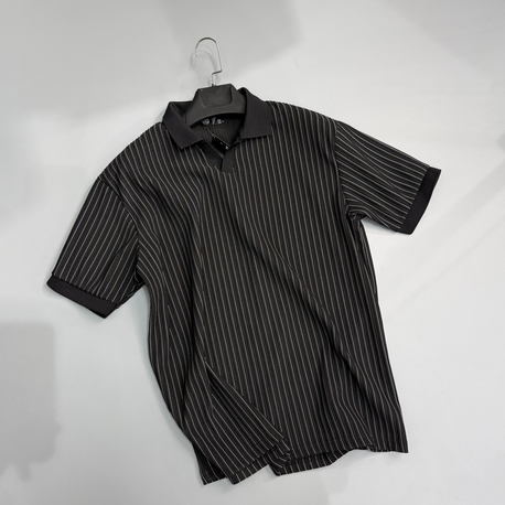 Siyah çizgili polo yaka 