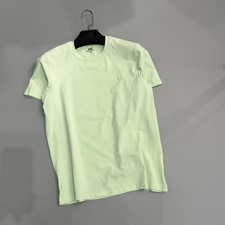 Açık yeşil T-shirt