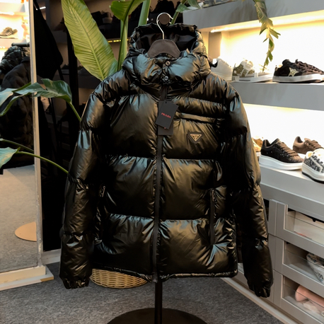 Prada Mont