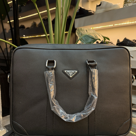 Prada Evrak Çantası 