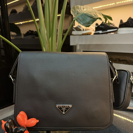 Prada Omuz Çantası