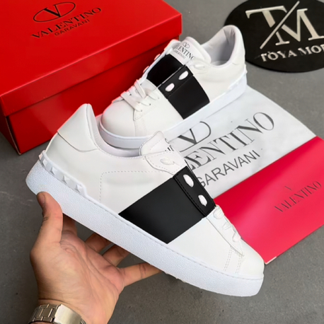 Valentino Garavani Zımbasız Yeni Sezon