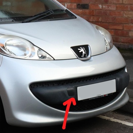 Peugeot 107 Ön Tampon Çeki Demir Kapağı