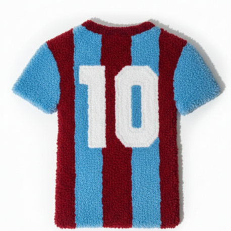 Kişiye Özel Trabzonspor Forma Tufting Halı – İsim & Numara Özelleştirilebilir (60 cm)