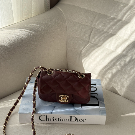 Chanel mini bordo