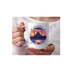 İstanbul Temalı Özel Kahve Kupası - Şehir Silueti ve Gün Batımı Tasarımıyla Benzersiz Hediye