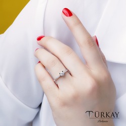 TEK TAŞ PIRLANTA